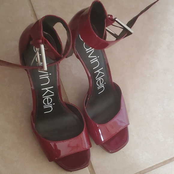 Shoes - Picture 3 of 3